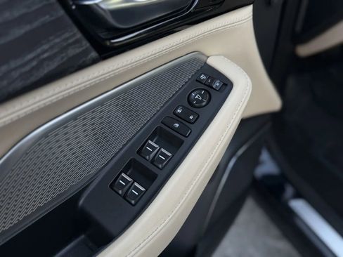 Used 2023 Acura MDX SH-AWD w/Advance image 26