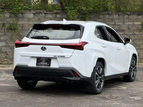 New 2026 Lexus UX 300h AWD image 4