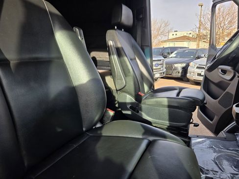 Used 2019 Mercedes-Benz Sprinter 2500 image 23