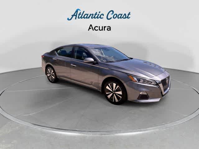 Used 2022 Nissan Altima 2.5 SV FWD image 2