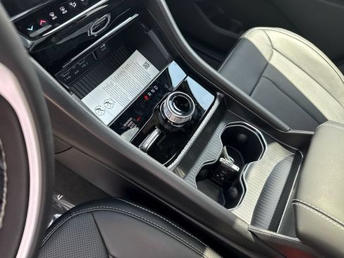New 2026 Jeep Grand Cherokee L Limited AWD/4WD image 24