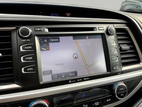 Used 2016 Toyota Highlander XLE FWD image 14