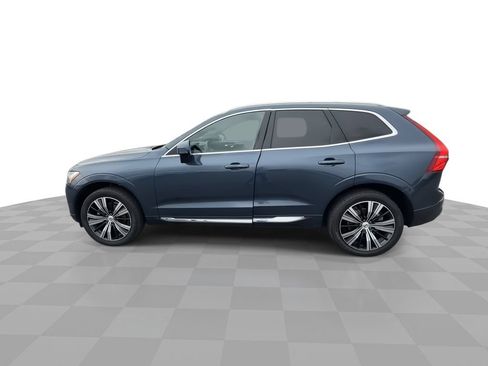 Used 2023 Volvo XC60 B5 Ultimate w/ Climate Package FWD image 4