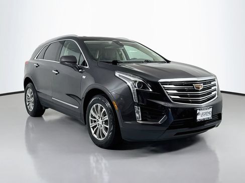 Used 2017 Cadillac XT5 Luxury w/ Driver Awareness Package FWD image 4