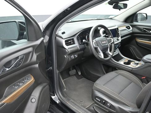 Used 2021 GMC Acadia SLE w/ Driver Convenience Package image 10