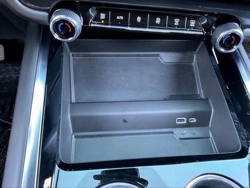 Certified 2025 Chevrolet Suburban LS AWD/4WD image 18