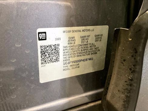 Used 2023 Chevrolet Bolt EUV LT FWD image 32