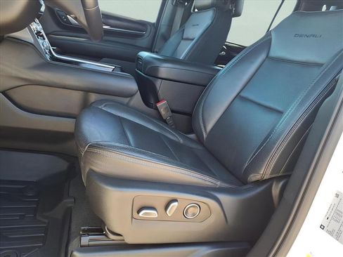 Used 2021 GMC Yukon XL Denali w/ Denali Ultimate Package image 15