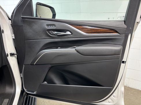 Used 2021 Cadillac Escalade Premium Luxury w/ Driver Assist Tech Package image 32