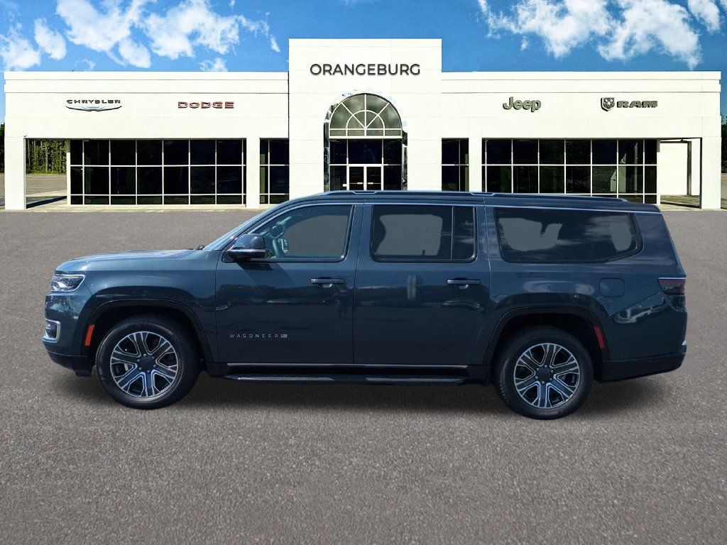 Used 2024 Jeep Wagoneer L Series II w/ Flexible Seating Group AWD/4WD image 5