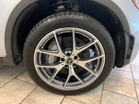 Used 2022 Mercedes-Benz GLC 300 4MATIC w/ AMG Line image 10