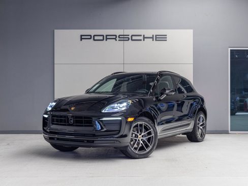 Certified 2026 Porsche Macan AWD/4WD image 1
