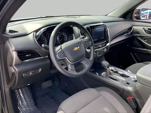 Used 2023 Chevrolet Traverse LT FWD image 17