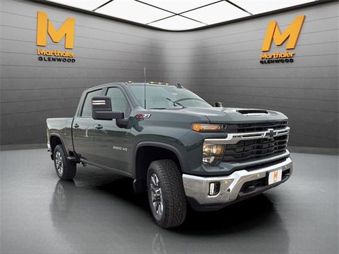 Used 2025 Chevrolet Silverado 3500 LT w/ All Star Edition image 2