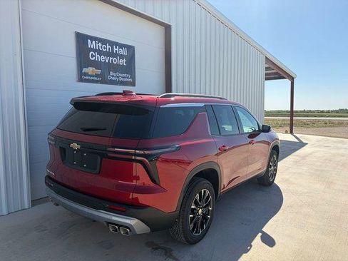 New 2026 Chevrolet Traverse LT w/ Sun and Wheel Package FWD image 3