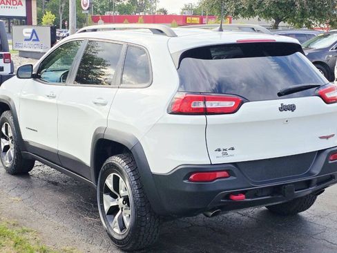 Used 2018 Jeep Cherokee Trailhawk AWD/4WD image 4