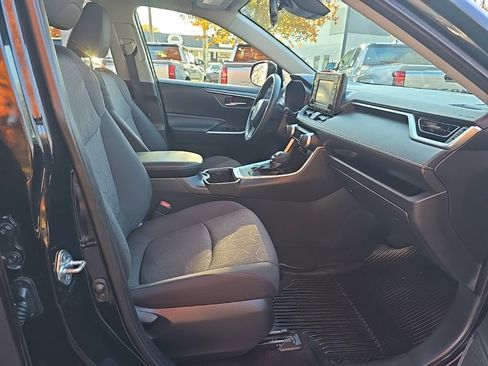 Used 2022 Toyota RAV4 XLE image 11