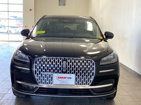 New 2025 Lincoln Corsair AWD w/ Equipment Group 101A image 3