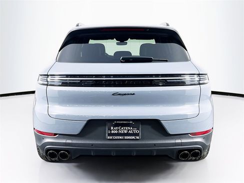 New 2026 Porsche Cayenne Base image 10