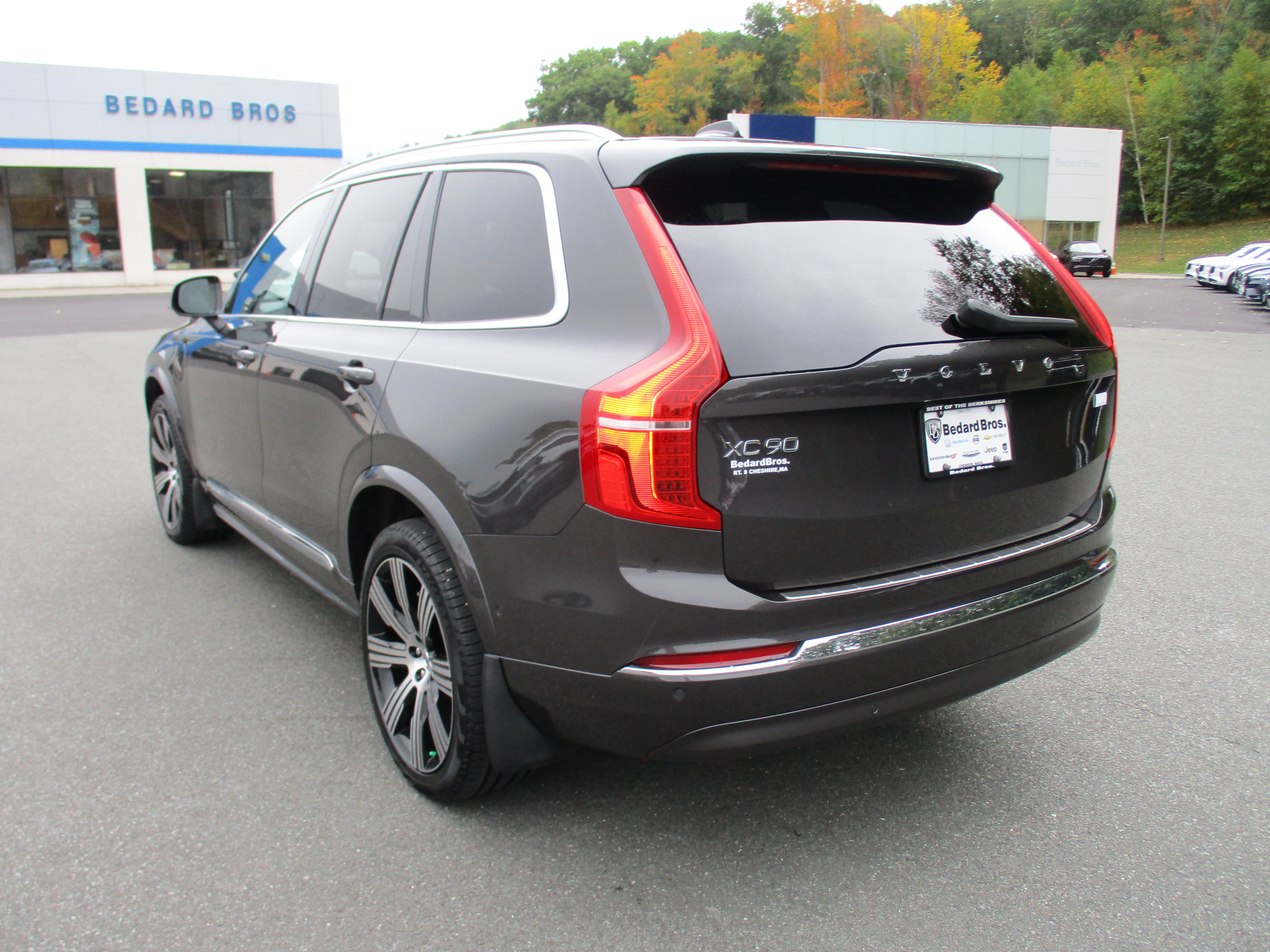 Certified 2024 Volvo XC90 T8 Ultimate w/ Protection Package Premier AWD/4WD image 7