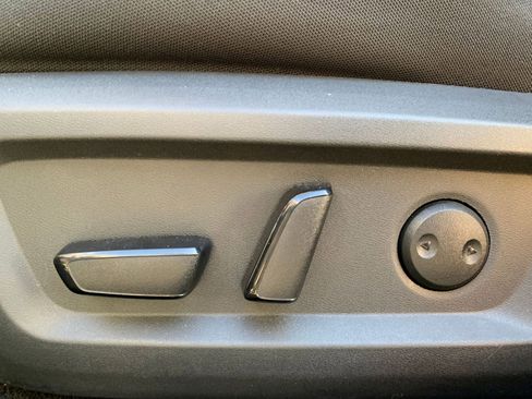 Used 2023 Nissan Rogue SV image 23