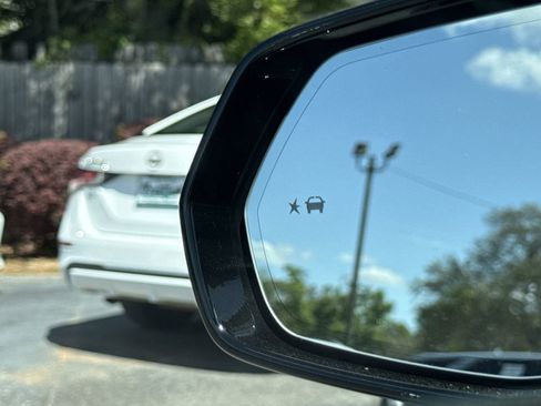 Used 2022 Cadillac XT4 Sport w/ Comfort Package image 17