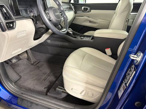 Used 2023 Kia Sorento S w/ Panoramic Sunroof Package FWD image 11