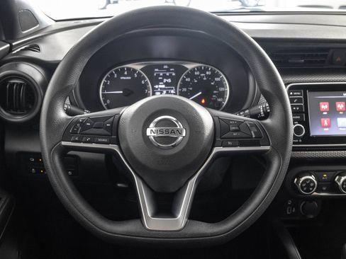 Used 2020 Nissan Kicks S FWD image 12
