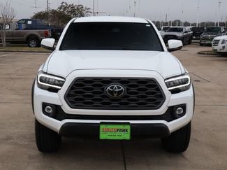 Used 2022 Toyota Tacoma TRD Off-Road video 2