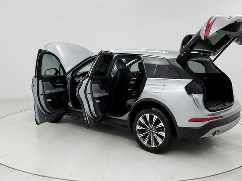 Used 2021 Lincoln Corsair Reserve image 10