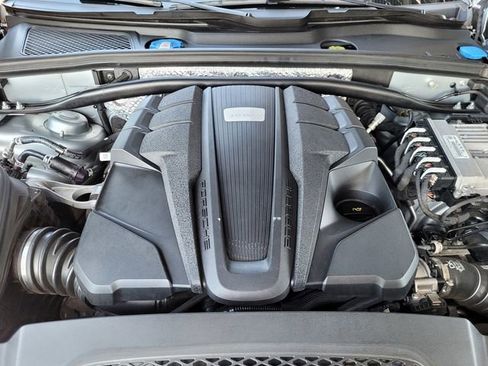 Used 2021 Porsche Macan S AWD/4WD image 20