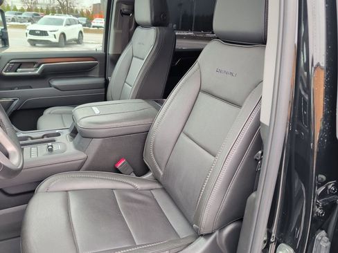 Used 2025 GMC Sierra 3500 Denali w/ Denali Reserve Package image 13