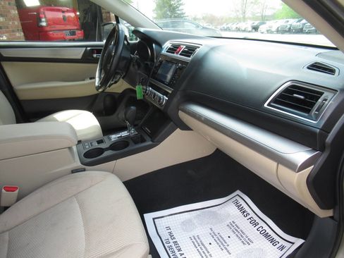 Used 2016 Subaru Outback 2.5i Premium AWD/4WD image 7