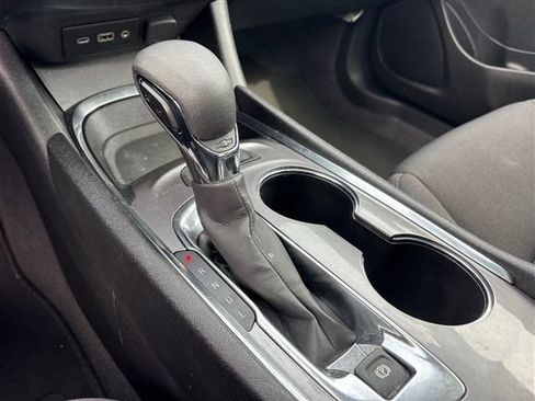 Used 2023 Chevrolet Malibu LT FWD image 29