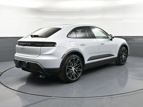 New 2026 Porsche Macan 4 Electric AWD/4WD image 8