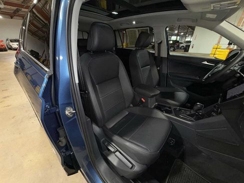 Used 2020 Volkswagen Tiguan SEL AWD/4WD image 16