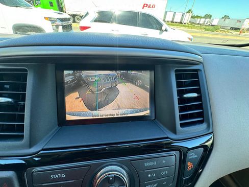 Used 2014 Nissan Pathfinder SV AWD/4WD image 26