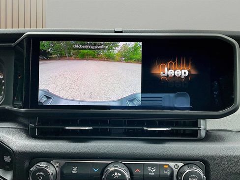 New 2026 Jeep Gladiator Sport AWD/4WD image 13