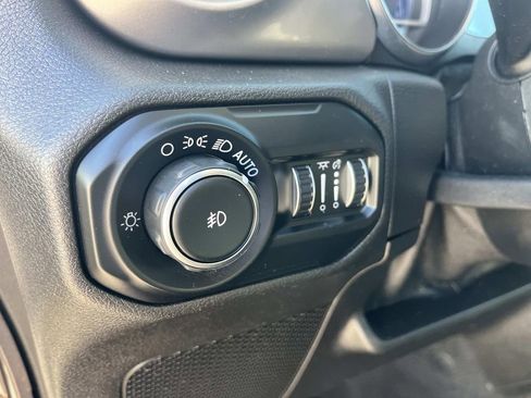 Used 2020 Jeep Wrangler Unlimited Sahara image 15