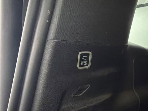 Used 2024 Jeep Wagoneer L Series II w/ Flexible Seating Group RWD image 21