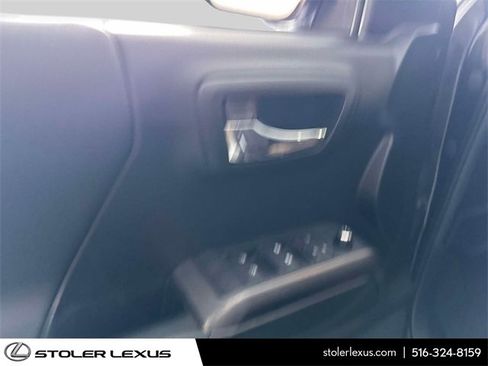Used 2017 Toyota Tacoma SR5 image 21