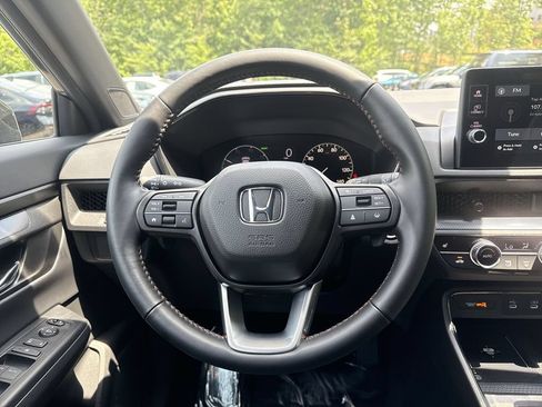 Used 2026 Honda CR-V Sport image 11