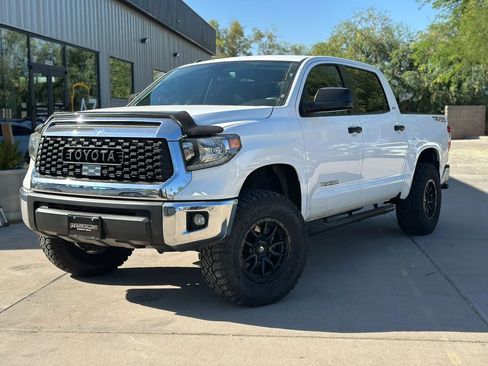 Used 2018 Toyota Tundra SR5 w/ SR5 Upgrade Package RWD image 1