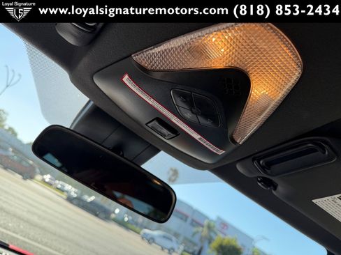 Used 2020 Toyota C-HR XLE FWD image 23