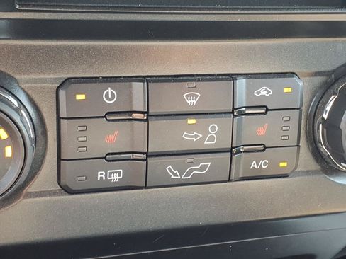 Used 2016 Ford F150 XLT w/ Equipment Group 302A Luxury AWD/4WD image 17