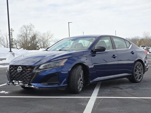 Used 2023 Nissan Altima 2.0 SR image 22