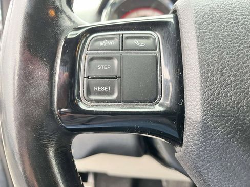 Used 2020 Dodge Grand Caravan SXT image 17