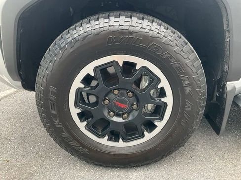 Used 2025 Toyota 4Runner TRD Off-Road Premium w/ Tow Technology Package AWD/4WD image 18