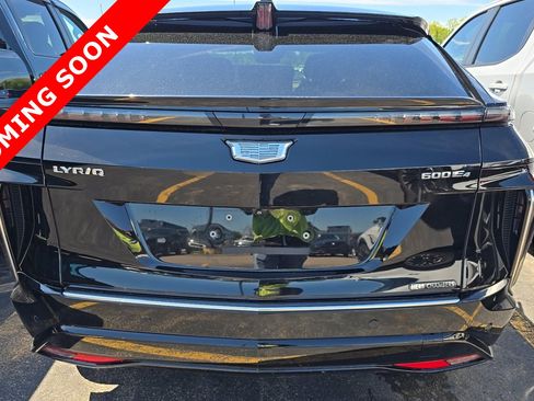 Used 2024 Cadillac Lyriq Luxury AWD/4WD image 5