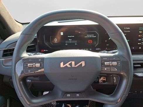 Used 2024 Kia EV9 GT-Line AWD/4WD image 23